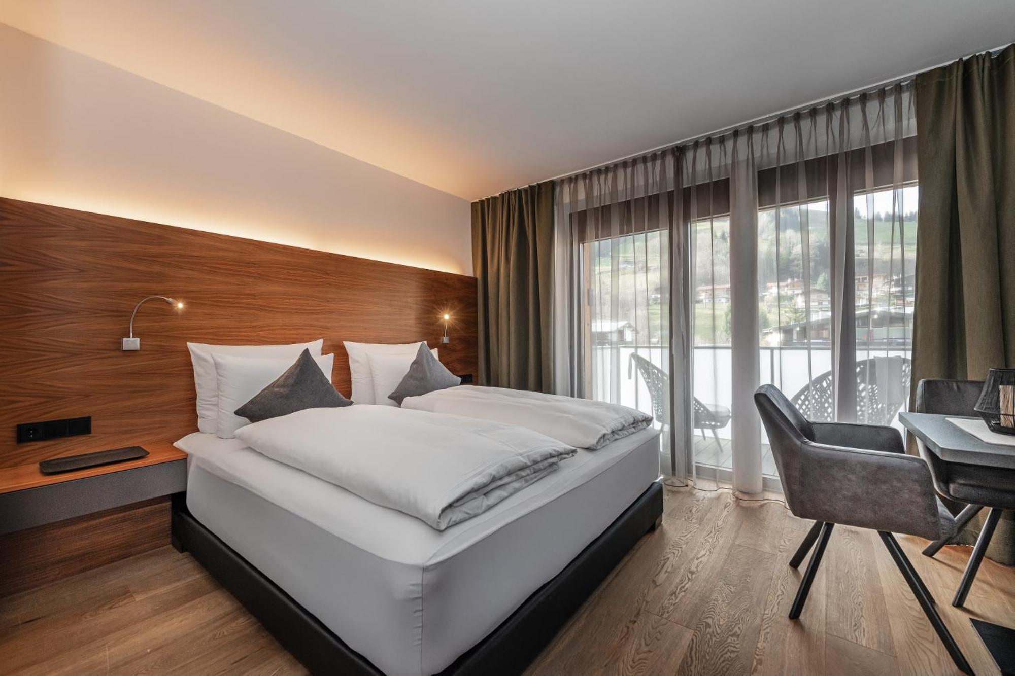 Alpenparks Hotel & Apartment Taxacher Kirchberg in Tirol Exterior photo