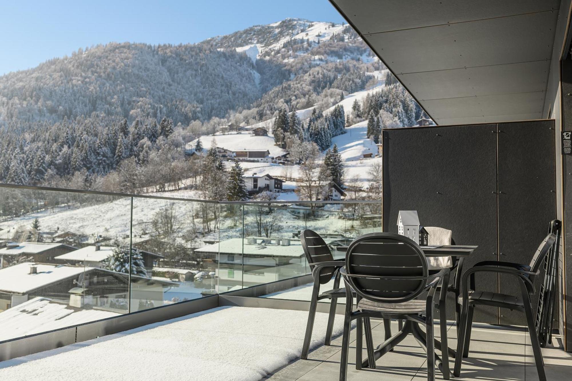 Alpenparks Hotel & Apartment Taxacher Kirchberg in Tirol Exterior photo