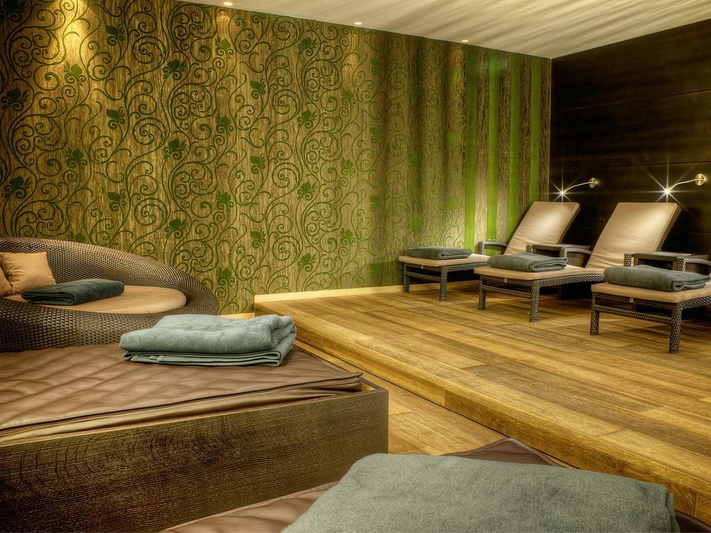 Alpenparks Hotel & Apartment Taxacher Kirchberg in Tirol Exterior photo